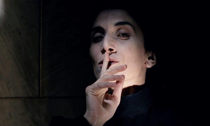 'The Hours: A Square Film' by Antoinetta Angelidi (1995)