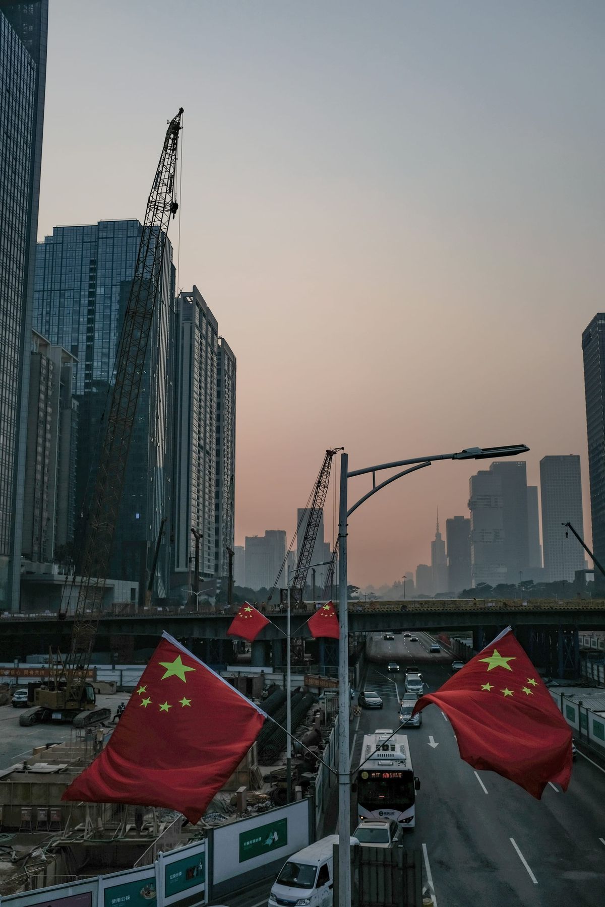 China’s Car Sales Fall for a 12th Consecutive Month as Exports Continue to Grow