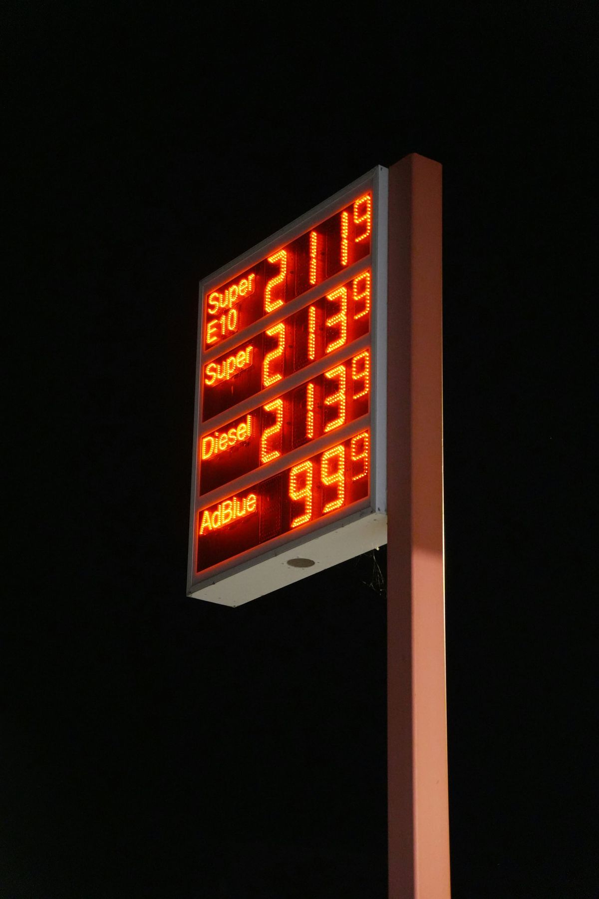 Europe Faces Another Year of High Gas Prices as Storage Levels Fall