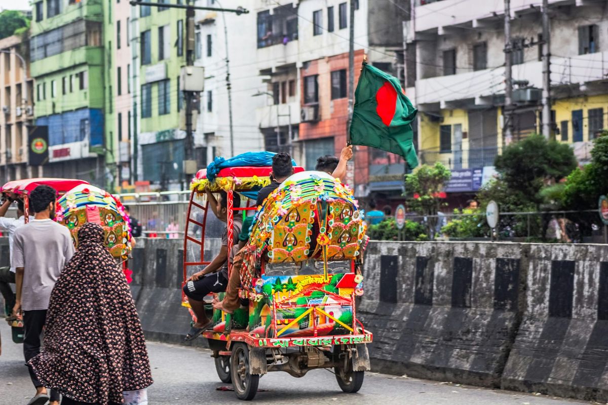 Bangladesh Faces a Sharper Economic Slowdown as IMF Cuts Growth Forecast