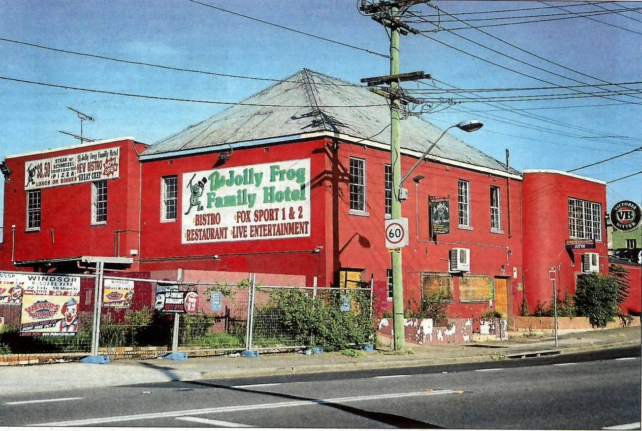 THE JOLLY FROG