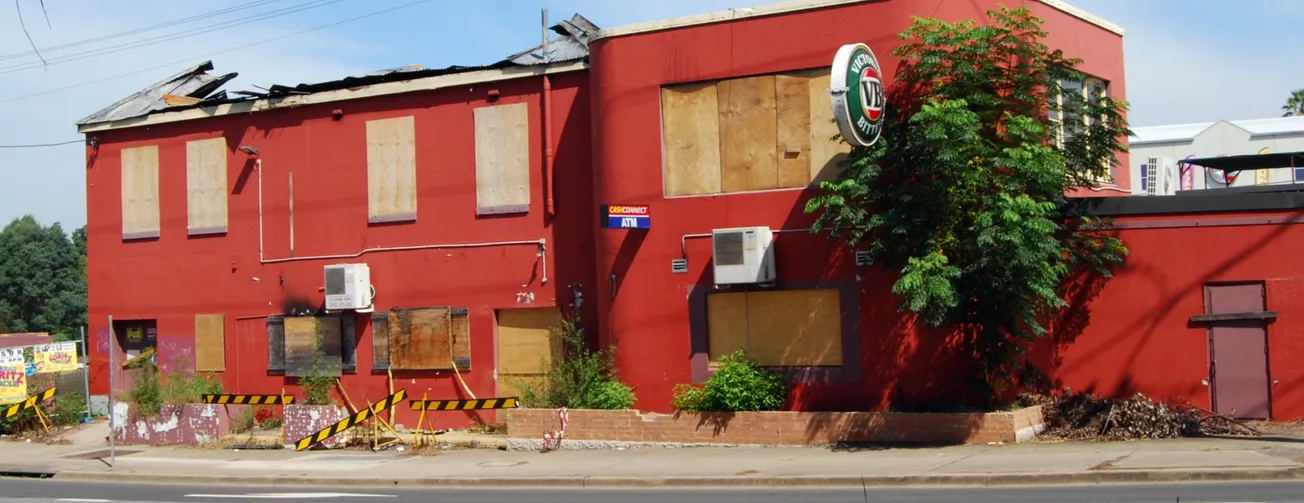 Historic Jolly Frog Hotel offered for sale by receiver