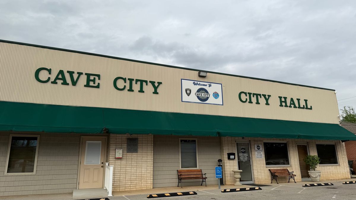 Budget, lawsuit on agenda for Cave City council meeting