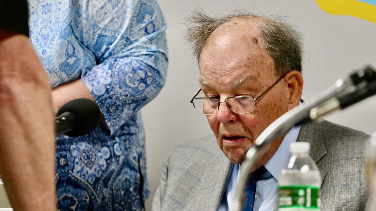 Longtime Cave City attorney tied to both sides of data center dispute