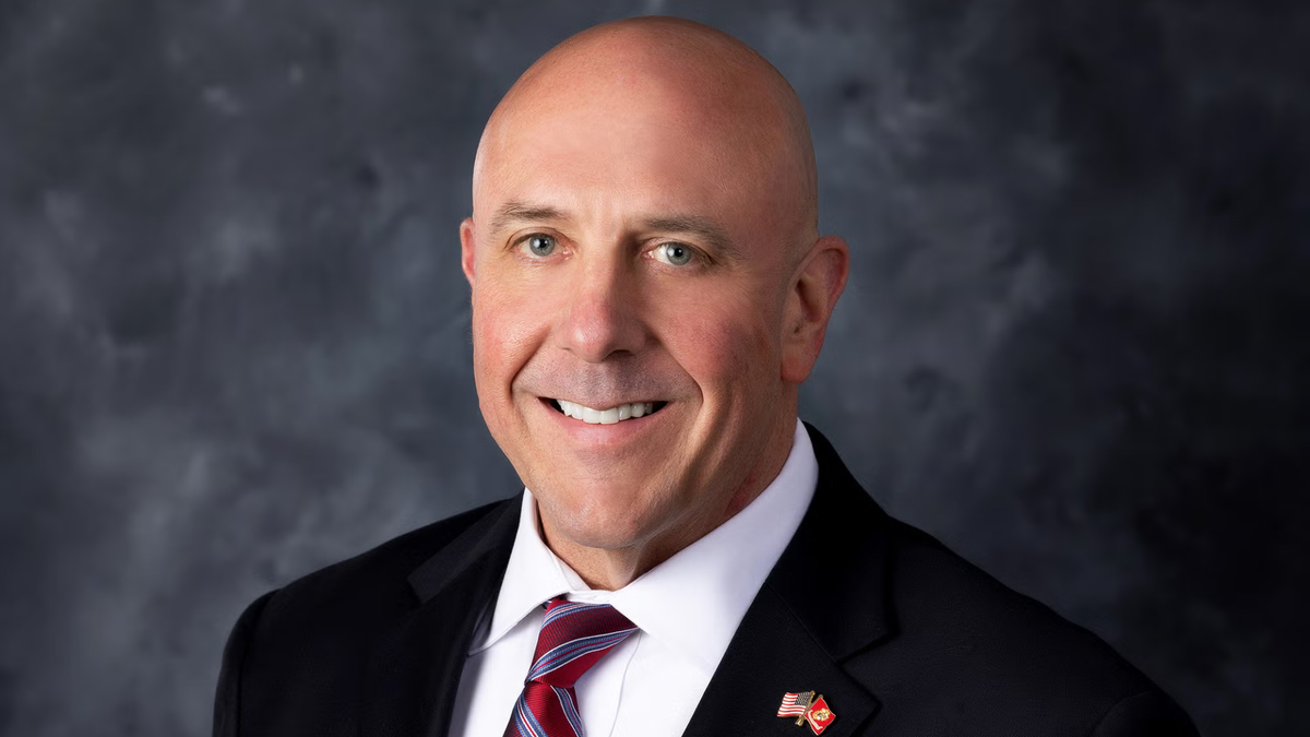 Farmers RECC names new board member, honors outgoing CEO