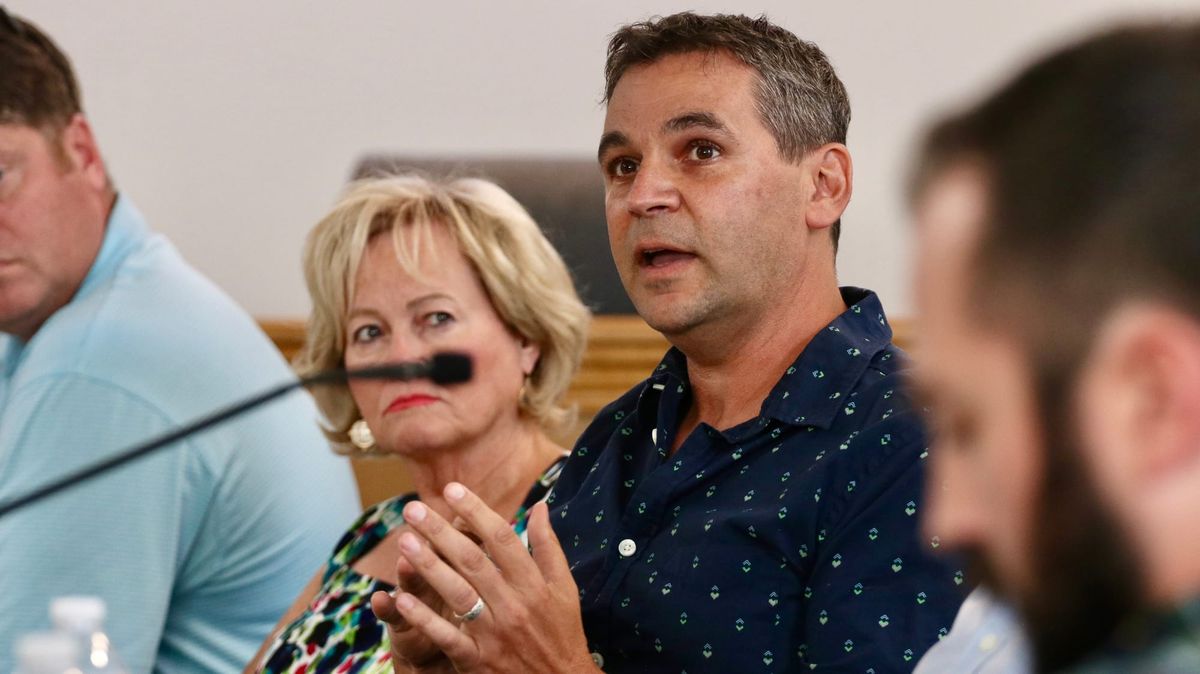 New Barren County committee takes first look at proposed zoning regulations