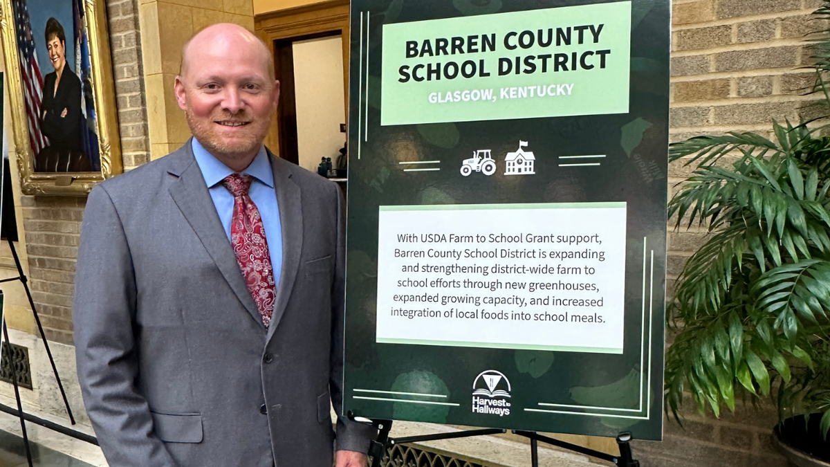 Barren County Farm to School coordinator represents district at USDA event