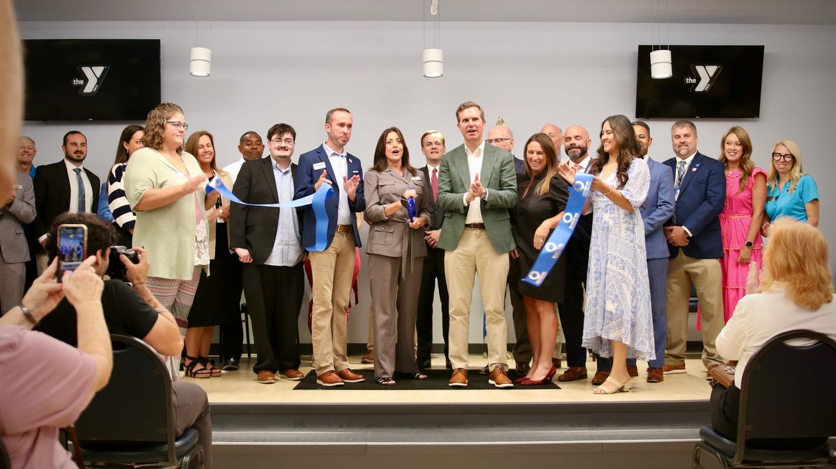 Beshear praises Glasgow community at senior center opening