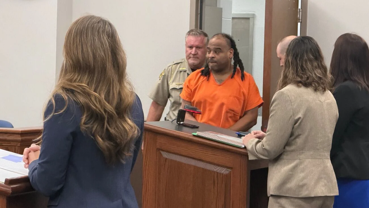 Man charged in Kentucky trooper’s death enters not guilty plea