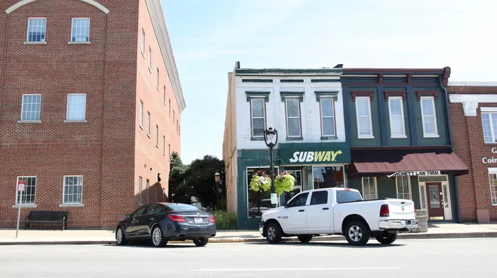 Decades-old deed at center of lawsuit between downtown business owner and Glasgow