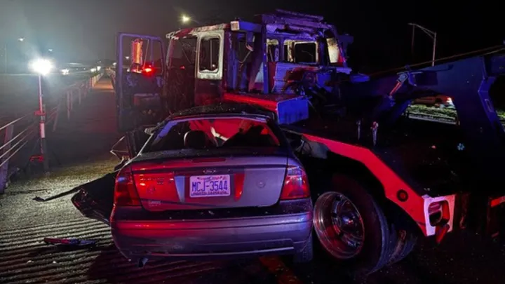 Man killed after wrecker makes U-turn on I-65 in Kentucky