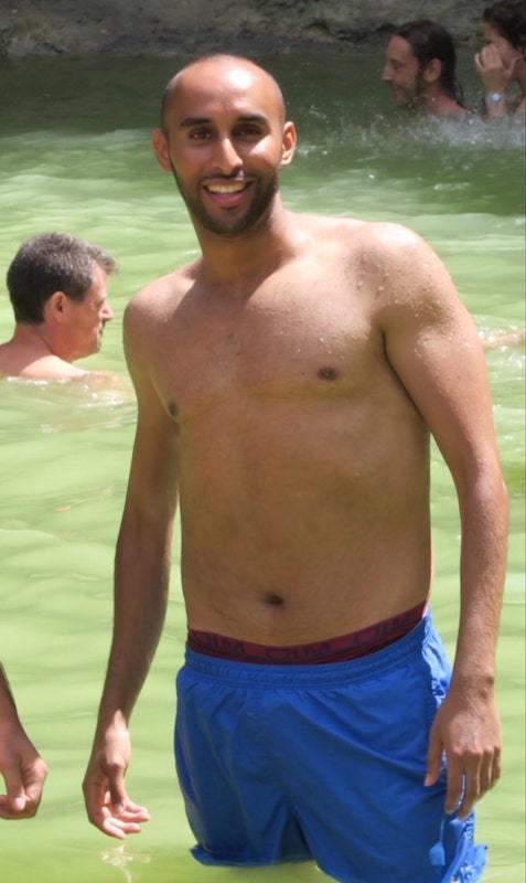 Hakim avant