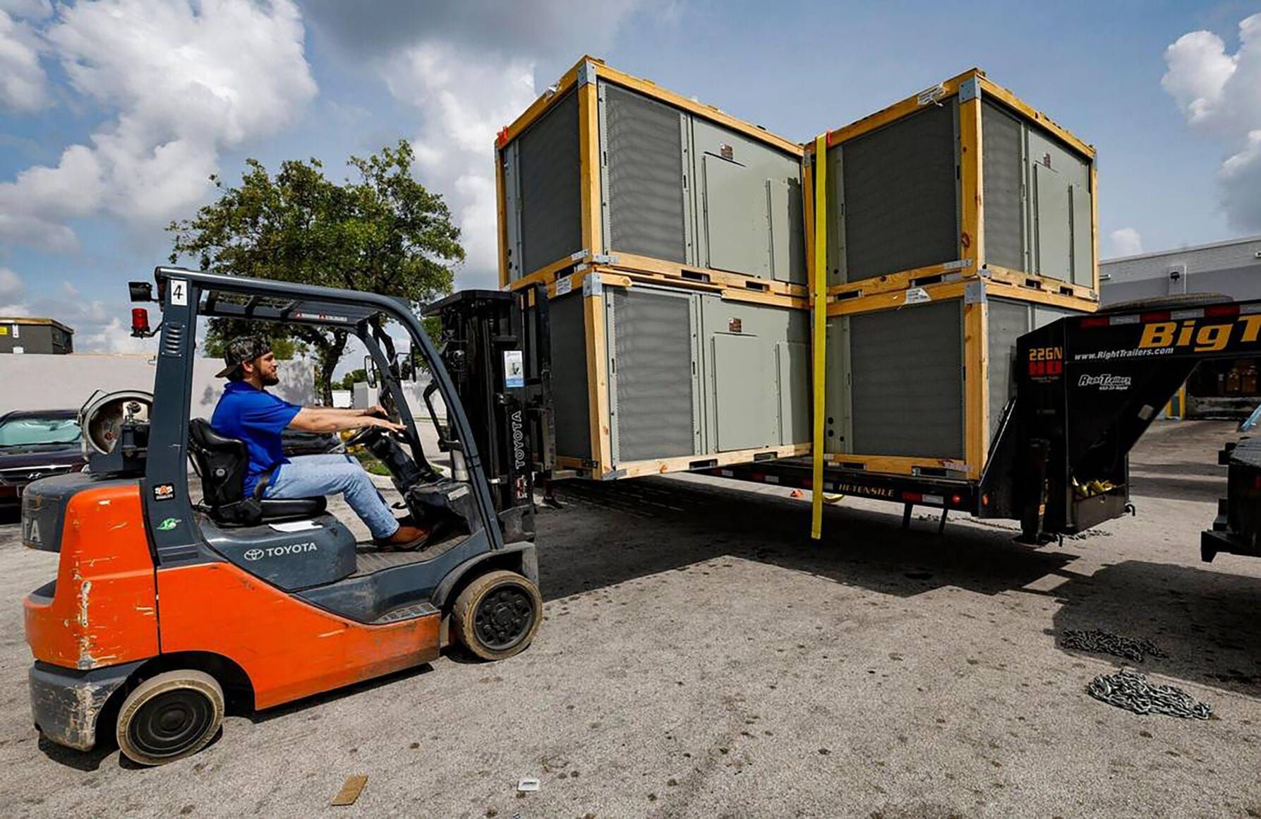 Watsco Estimates the HVAC/R Distribution Market at $74 Billion — What the Number Actually Means Post image