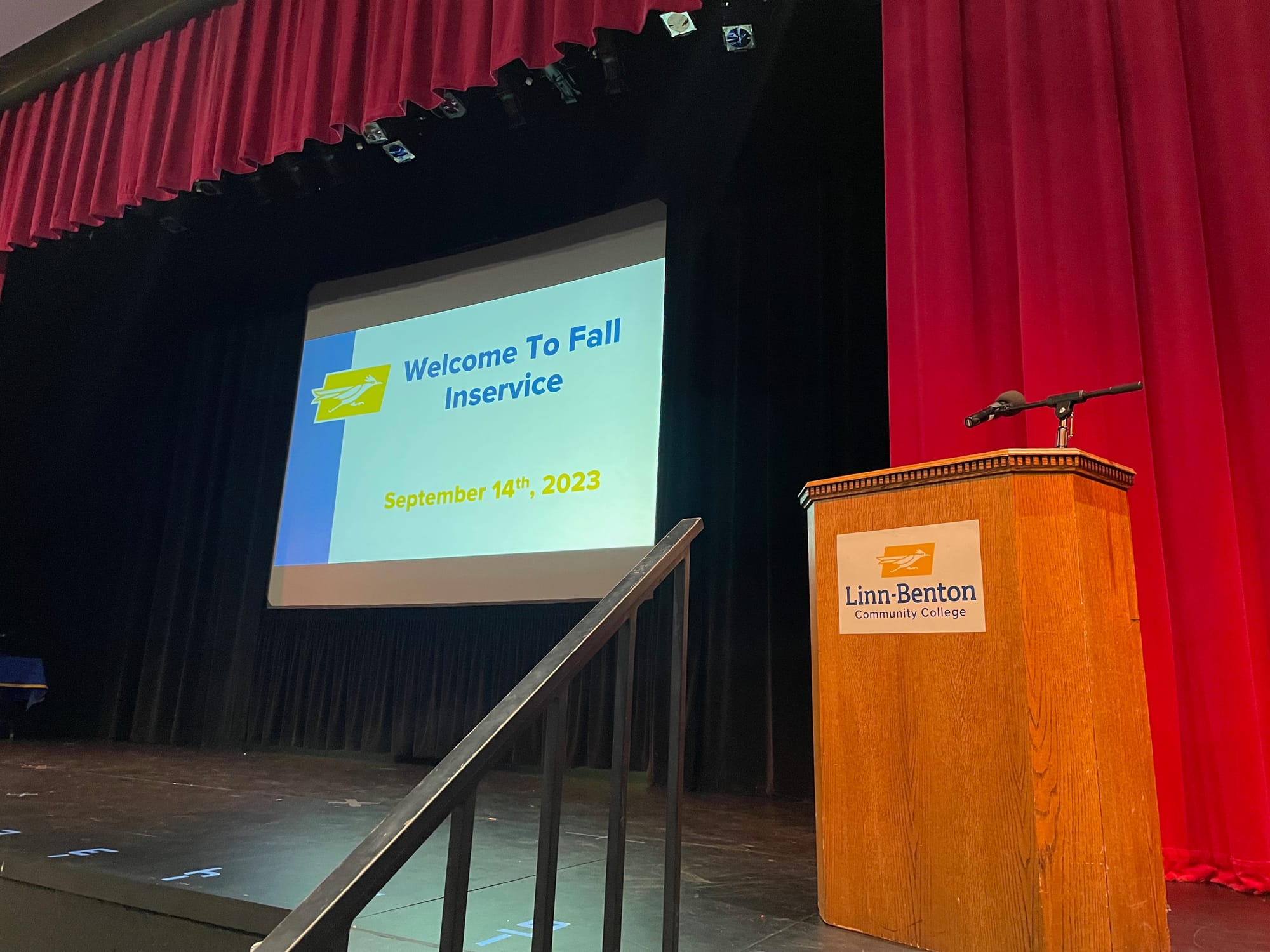 Helen and Dave Edwards speaking at Linn-Benton Community College on AI and Higher Education