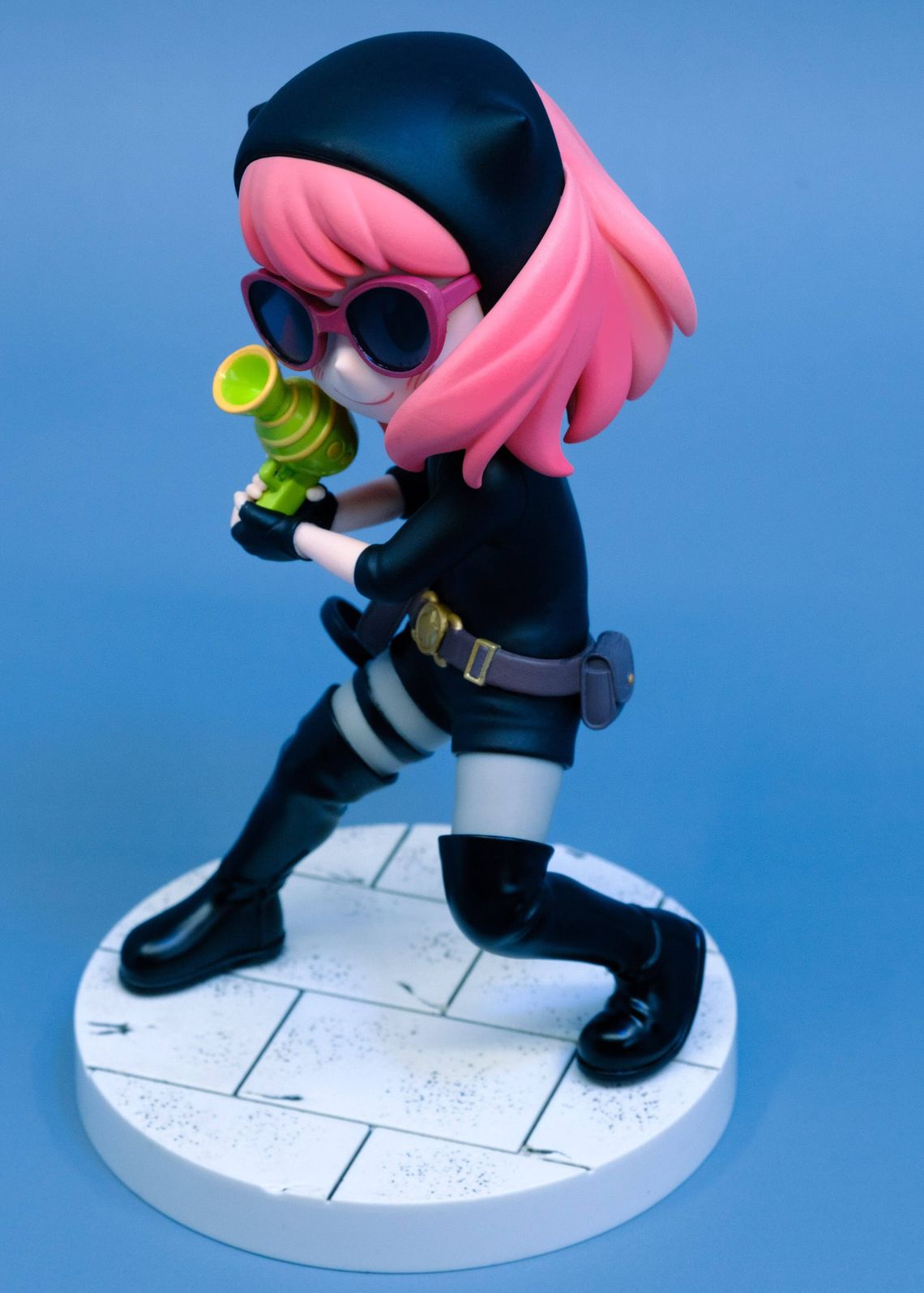 Spy mission Anya
