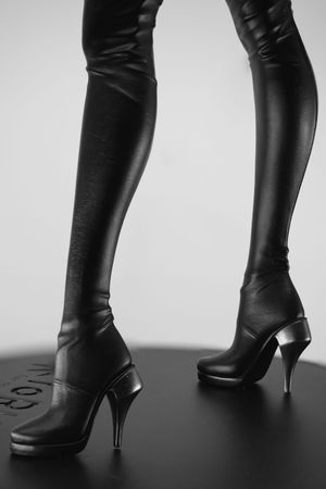 2B's Legs