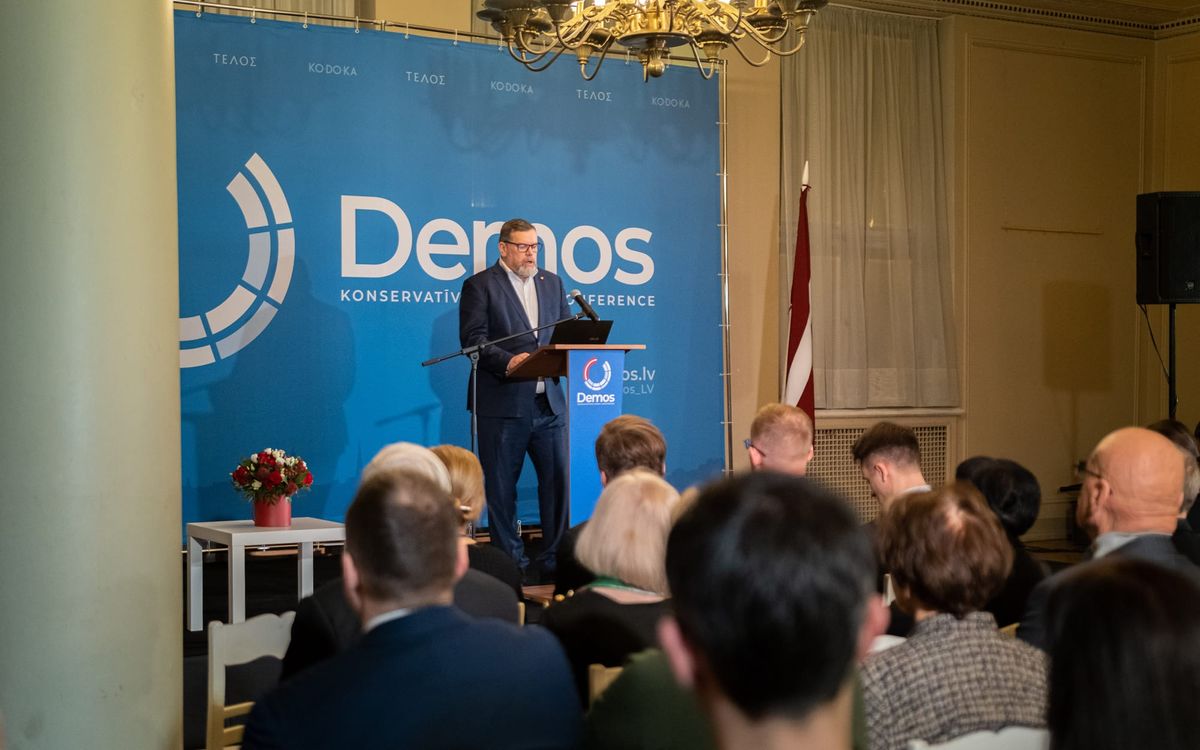 Sabiedriskais medijs, plurālisms un demokrātija