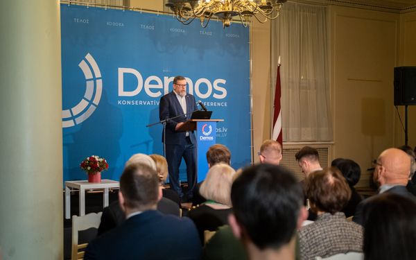 Sabiedriskais medijs, plurālisms un demokrātija