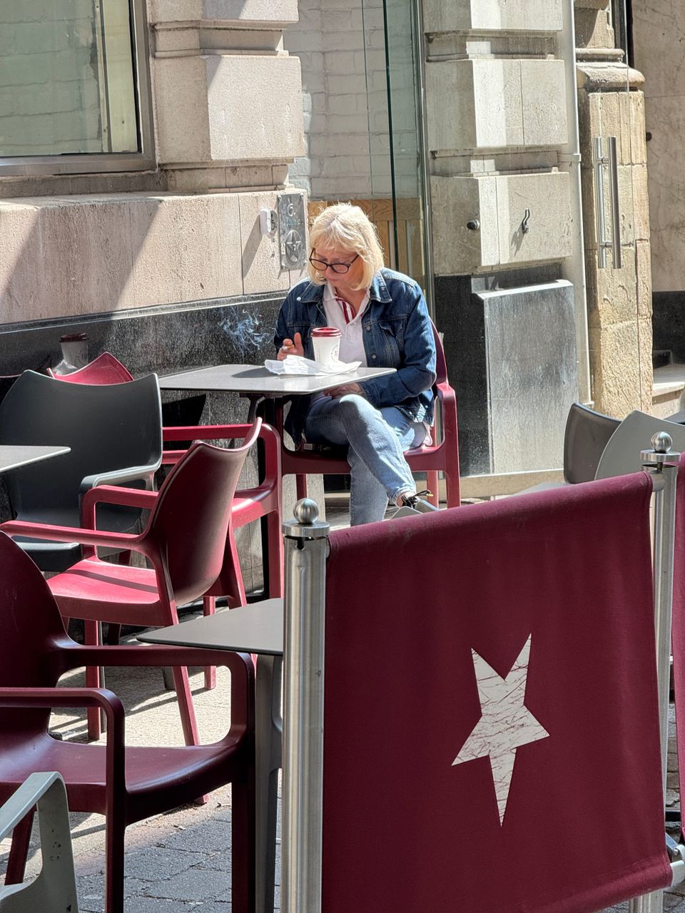 Star Attraction - Coffee and a fag!