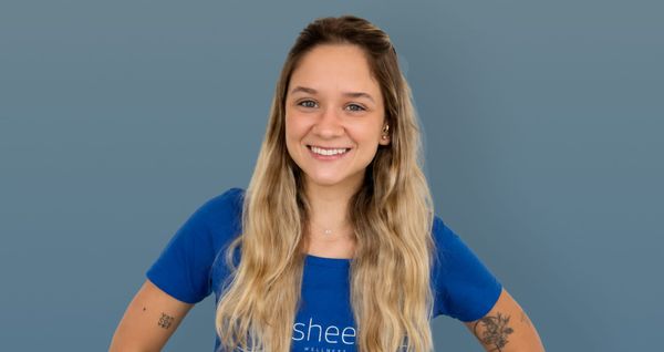 Da paixão pela comunicação ao ritmo das startups: o percurso de Luiza Lima na sheerME