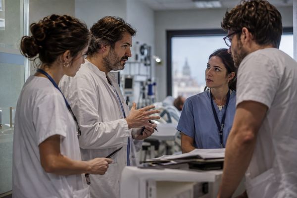 Cena editorial em Espanha sobre governo anuncia decreto que obriga a 50% de professores doutores