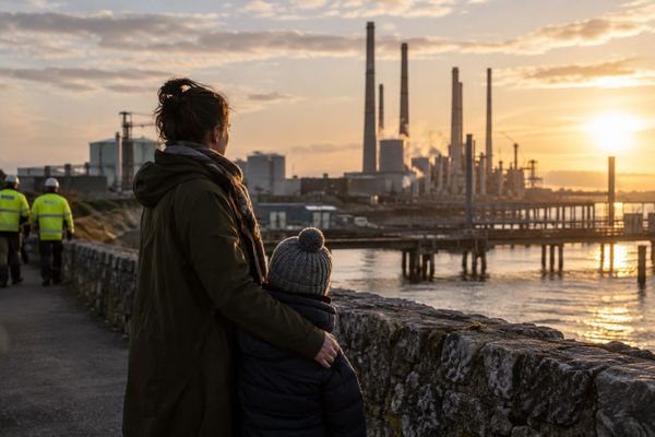 Cena editorial em Irlanda sobre relatório do child law project aponta falta de vagas de acolhimento