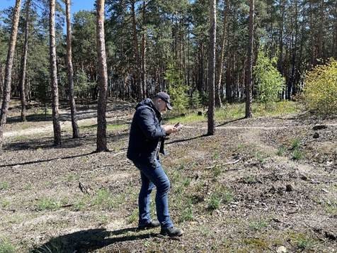 Зображення, що містить просто неба, одежа, небо, трава

Вміст на основі ШІ може бути неправильним.