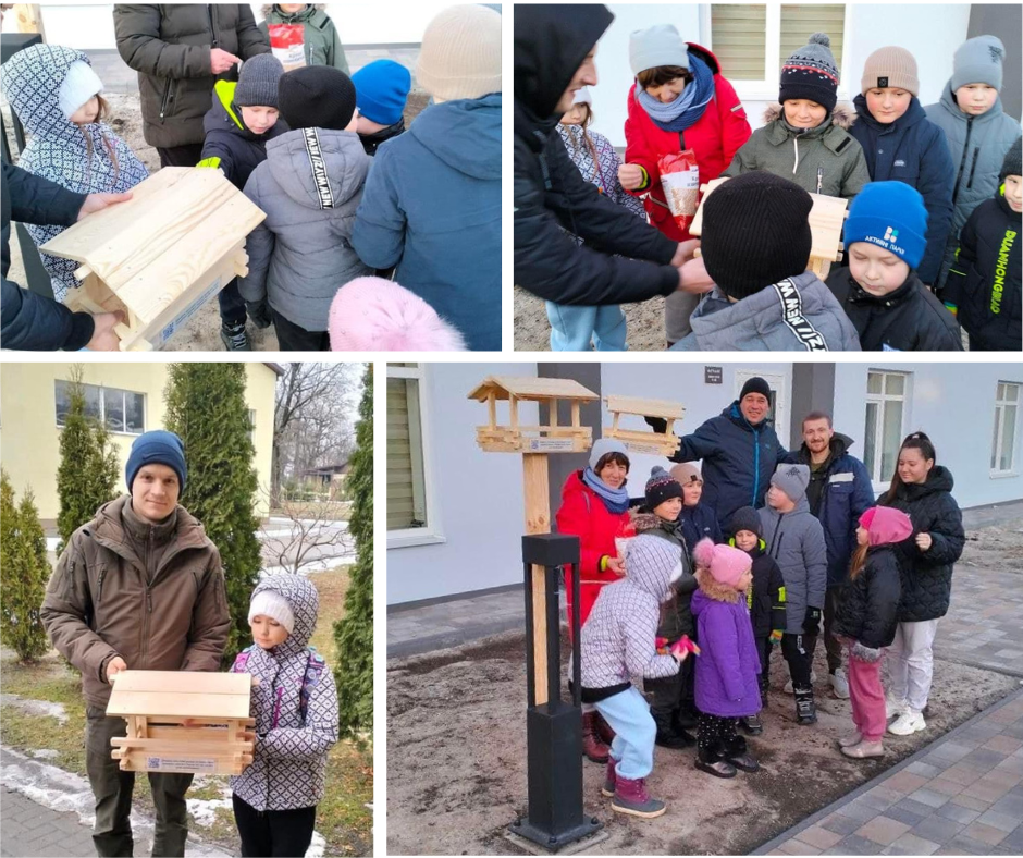 Встановили годівнички для птахів на території соціального містечка «Hansen Village"