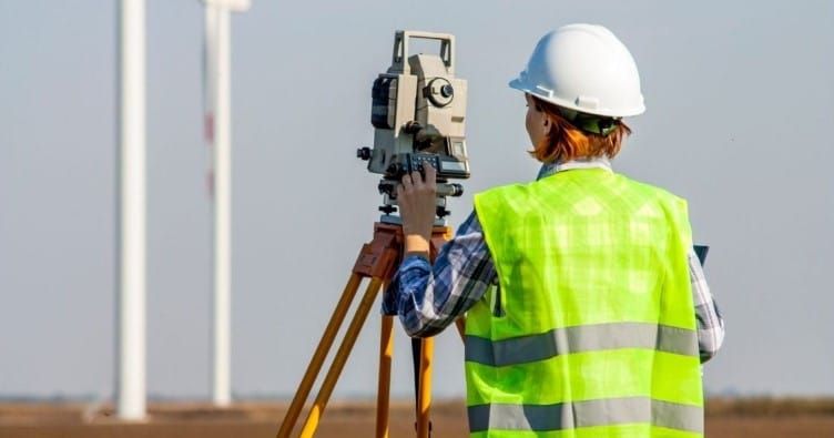 Як майбутні землевпорядники освоювали геодезичну роботу на навчальній практиці в Боярській лісовій дослідній станції