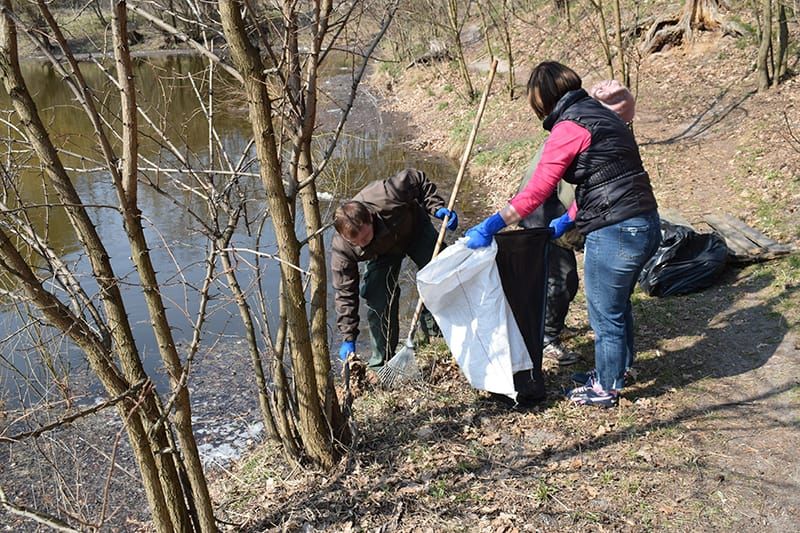Еко-толока у Боярці, або як лісівники з місцевими активістами у лісі прибирали!