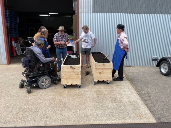 Praise for ‘social supermarket’ model