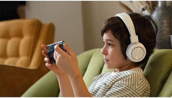 Gaming addiction starts in primary school as screen time soars: new research