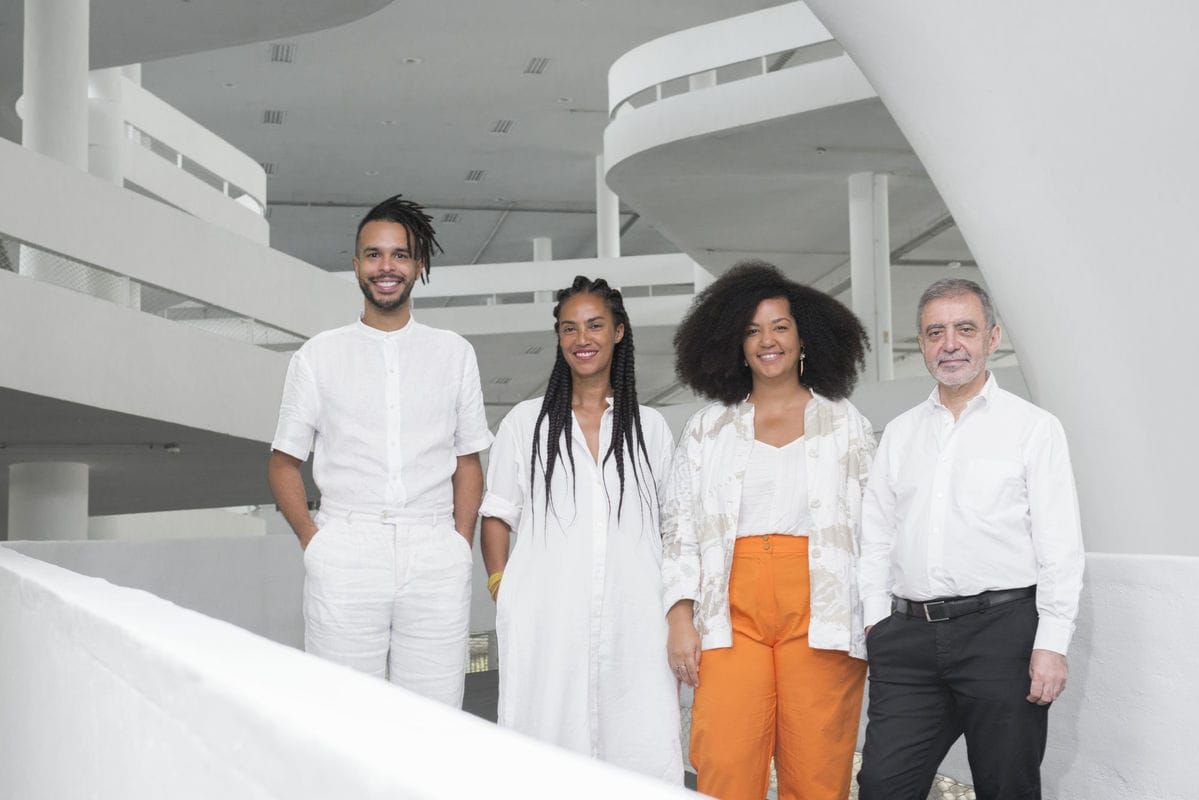 Moving like a Spiral: The curatorial project of the 35th São Paulo Biennial
