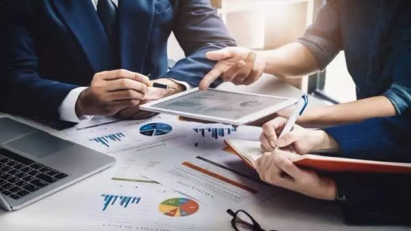 Financial Service Aggregator's Rise in Prominence