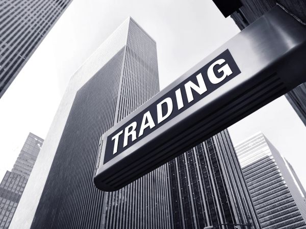 The Efficient Market Hypothesis and Its Limitations in Modern Prop Trading