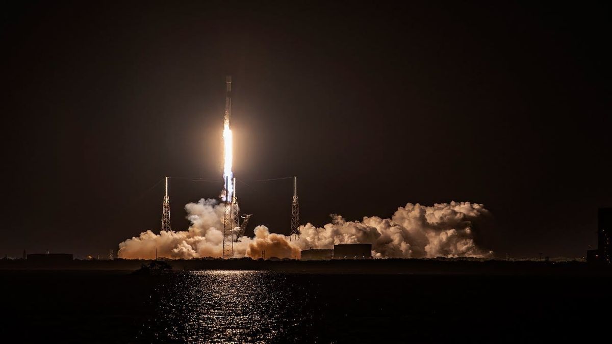 SpaceX Launches Eighth Intelsat Satellite in Ten Months as Galaxy Fleet Renewal Accelerates