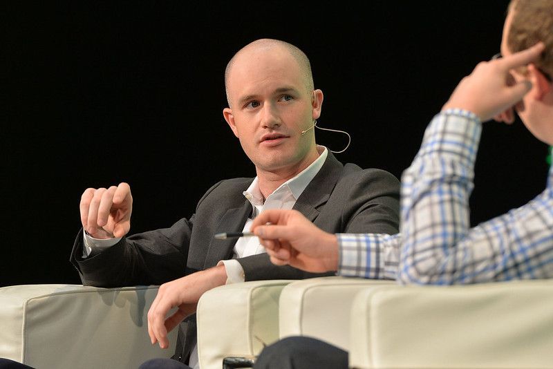 Coinbase Shares Fall as Exchange Prepares for Battle With SEC