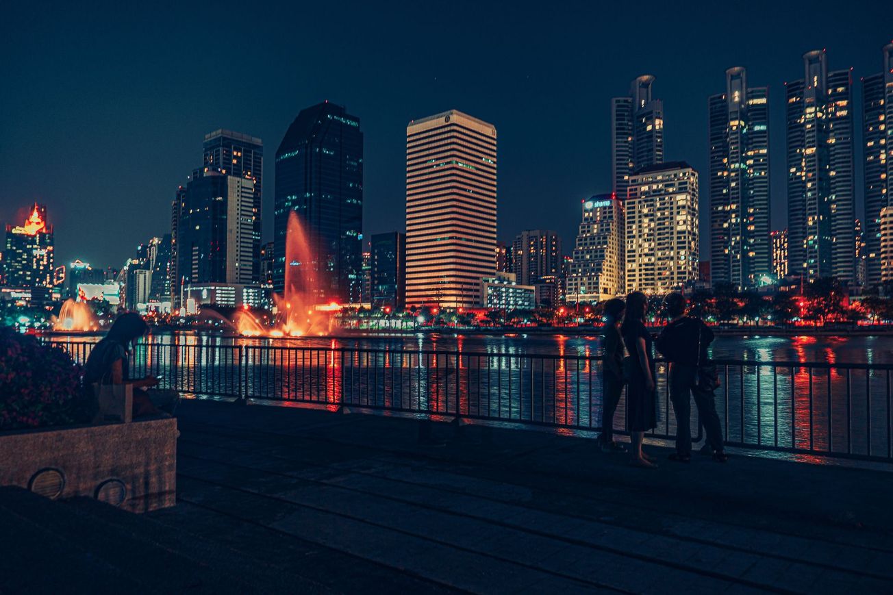 Asia the Likely Winner as US Banks Collapse