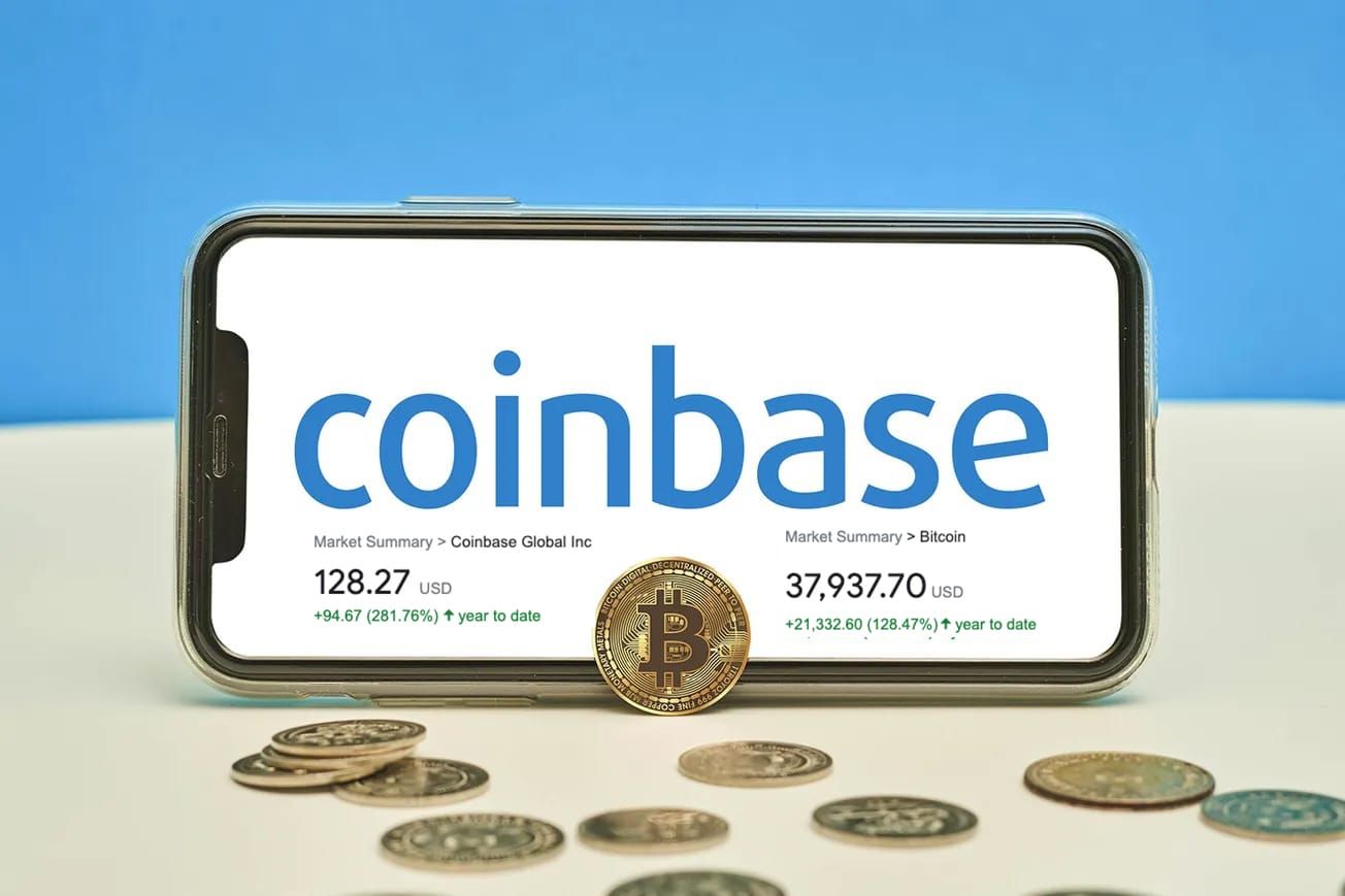 Coinbase Stock is Outperforming Bitcoin... Buy Now?