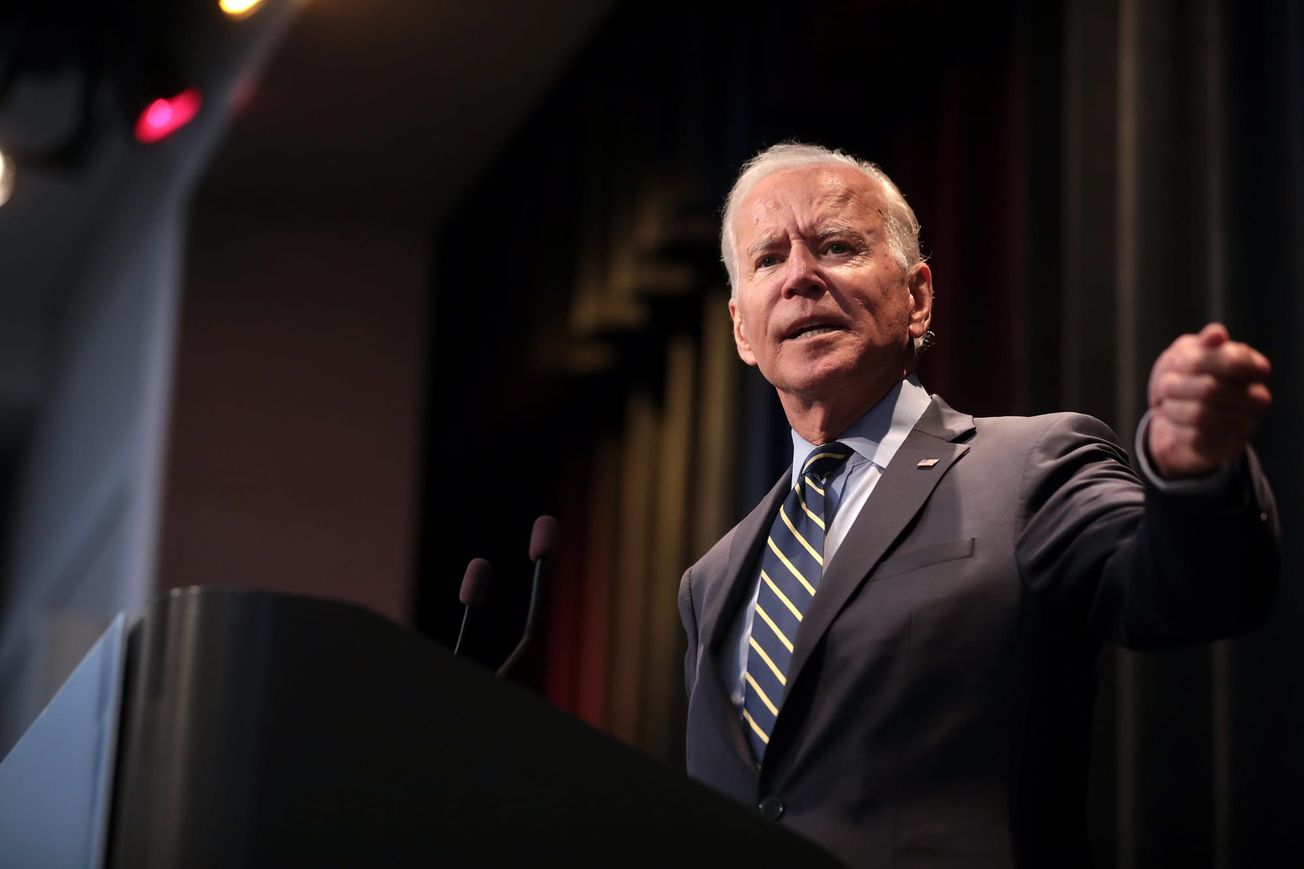 "Destruction of Digital Assets": Coinbase Slams SEC, Biden Vetoes Pro-Crypto Bill