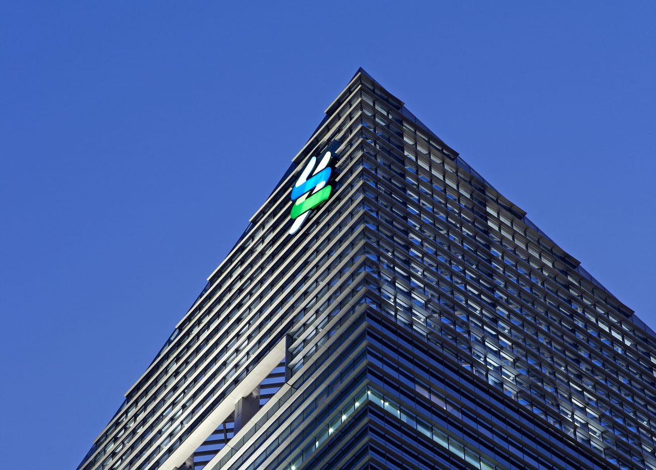 Standard Chartered Becomes First Major Bank to Launch Crypto Spot Trading