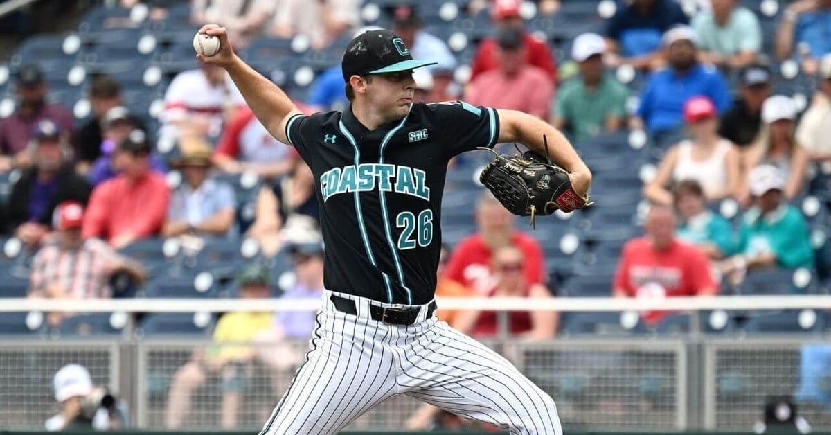 Coastal Carolina Defeats Louisville, Advances to CWS Finals Post feature image