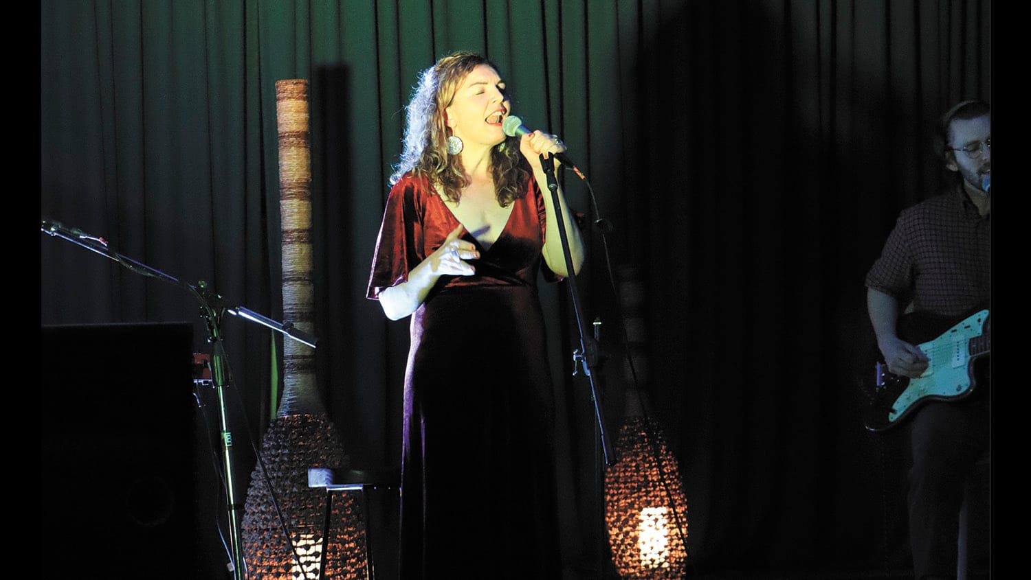 Eliza wows home crowd