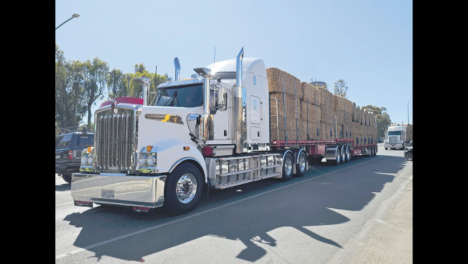 Hay, we’re coming through