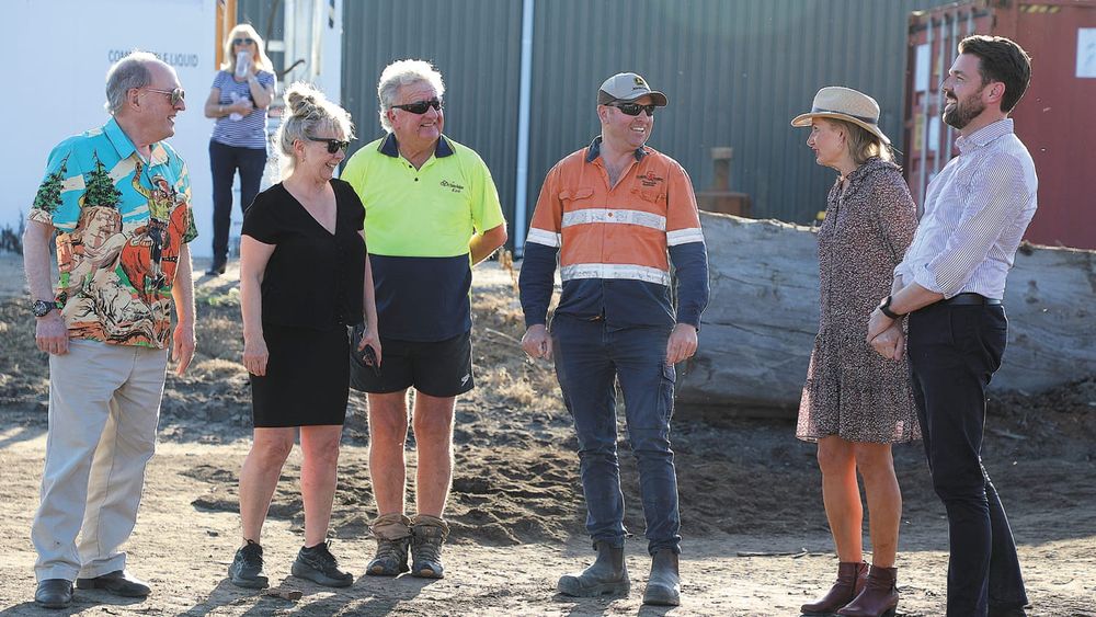 Feds’ Flying Visit to Timber Industry post image
