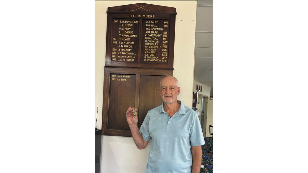 cluBarham Golf Club inducts new Life Member post image