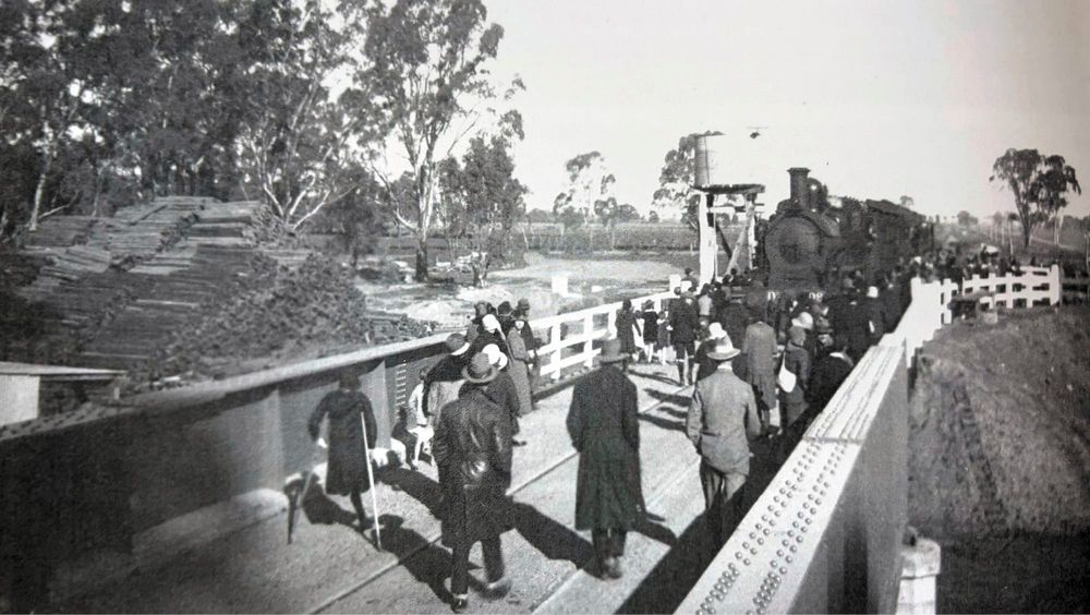 The day the Train Crossed the Murray post image