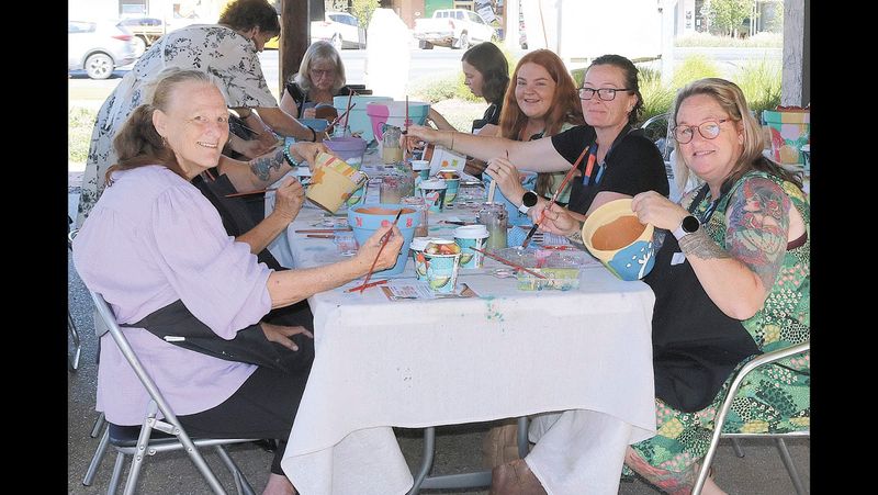 Chat, paint and chat some more post image