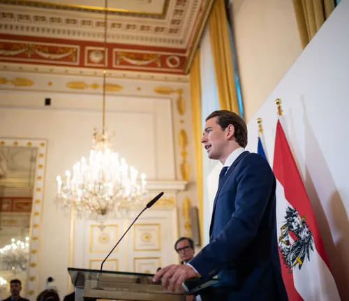 ავსტრიის კანცლერი სებასტიან ქურცი გადააყენეს