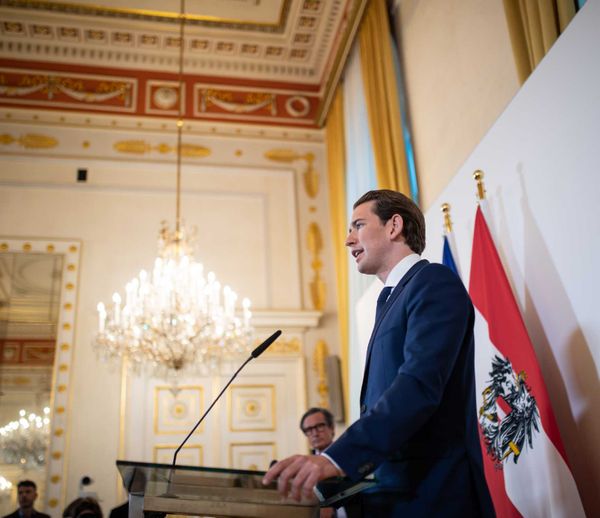 ავსტრიის კანცლერი სებასტიან ქურცი გადააყენეს
